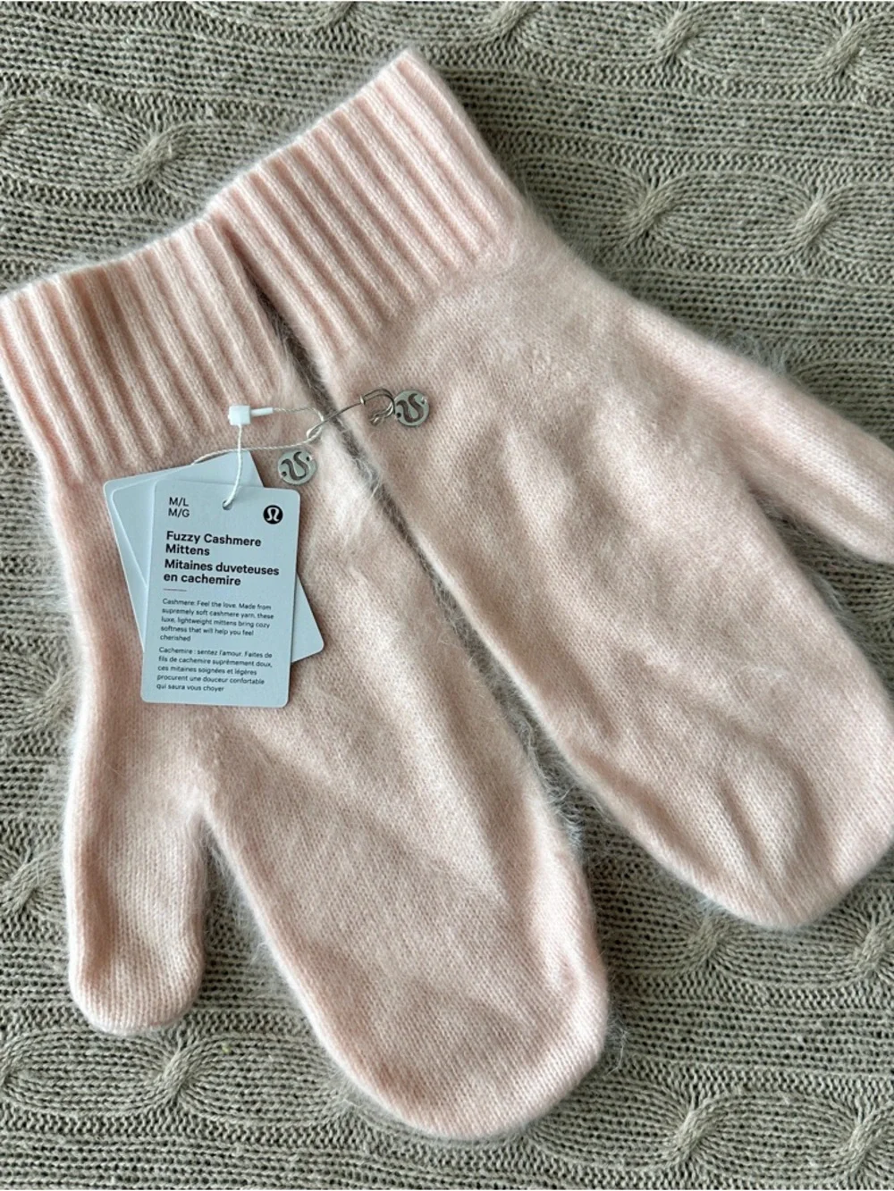 NWT Lululemon Fuzzy Cashmere Mittens, Butter Pink, M/L